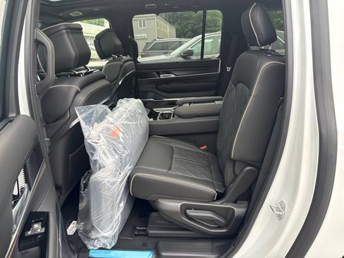 New 2026 Jeep Grand Wagoneer L Summit AWD/4WD image 25