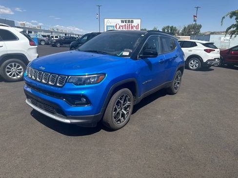 Used 2025 Jeep Compass Limited AWD/4WD image 8
