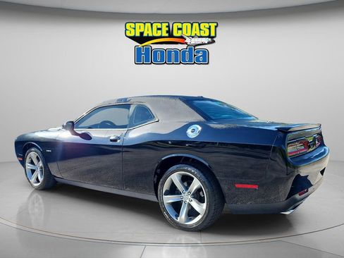 Used 2015 Dodge Challenger R/T w/ Quick Order Package 28B R/T RWD image 9