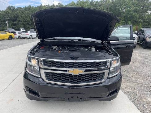 Used 2017 Chevrolet Suburban LT AWD/4WD image 8