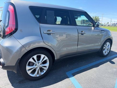 Used 2014 Kia Soul + w/ Primo Package FWD image 37