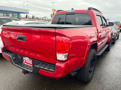 Used 2016 Toyota Tacoma SR5 w/ SR5 Appearance Package (DN) image 2