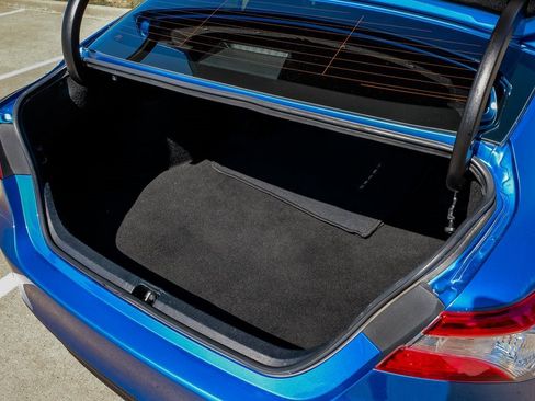 Used 2020 Toyota Camry LE image 57