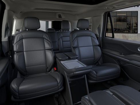 New 2026 Lincoln Navigator Reserve AWD/4WD image 11