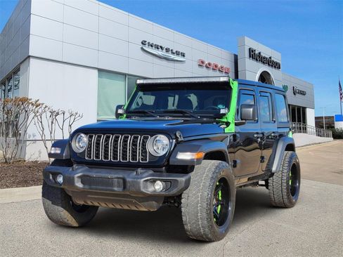 Used 2025 Jeep Wrangler Sport image 2
