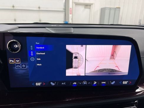 New 2026 Chevrolet Traverse Z71 w/ Enhanced Driving Package image 16