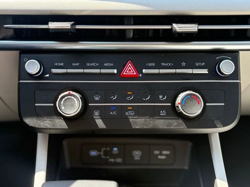 Used 2025 Hyundai Tucson SE image 21