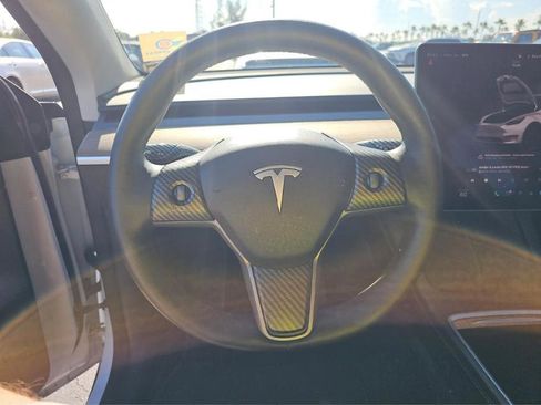 Used 2022 Tesla Model Y Long Range AWD/4WD image 12