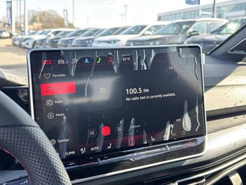 New 2026 Volkswagen GTI SE FWD image 18