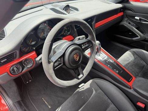 Certified 2018 Porsche 911 GT3 RWD image 4