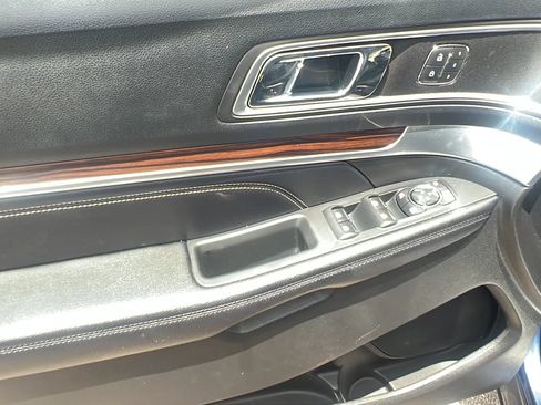 Used 2016 Ford Explorer Limited w/ Equipment Group 301A FWD image 26