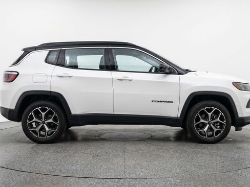 Used 2025 Jeep Compass Limited AWD/4WD image 11