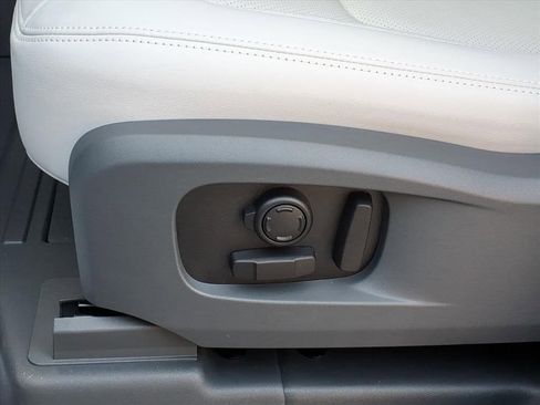 New 2026 Land Rover Defender 110 S image 12