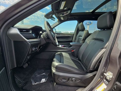 New 2026 Jeep Grand Cherokee L Limited AWD/4WD image 11