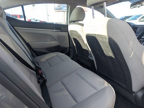 Used 2018 Hyundai Elantra SE w/ Cargo Package image 28