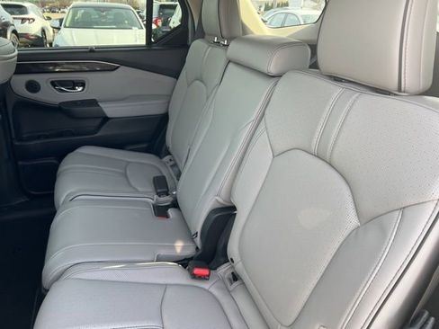 Used 2025 Honda Pilot Elite image 8