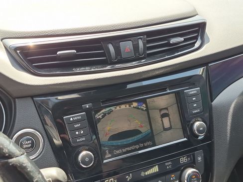 Used 2022 Nissan Rogue Sport SL FWD image 27