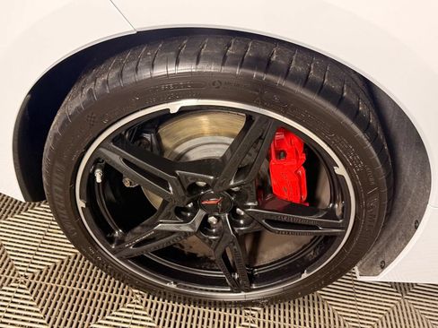 Used 2024 Chevrolet Corvette Stingray Preferred Cpe w/ Z51 Performance Package RWD image 20