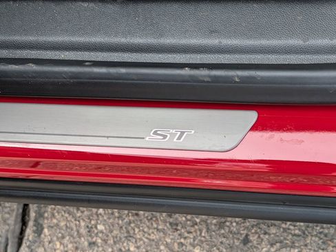 New 2025 Buick Envision Sport Touring image 9