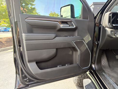 Used 2024 Chevrolet Silverado 1500 RST w/ Z71 Off-Road Package AWD/4WD image 24