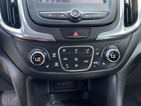 Used 2020 Chevrolet Equinox LT w/ Driver Convenience Package FWD image 18