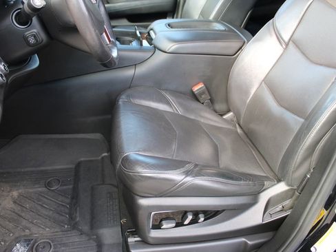 Used 2020 Cadillac Escalade Premium Luxury image 22