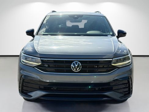 Used 2022 Volkswagen Tiguan SE R-Line FWD image 8