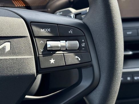 New 2025 Kia K4 LXS image 17