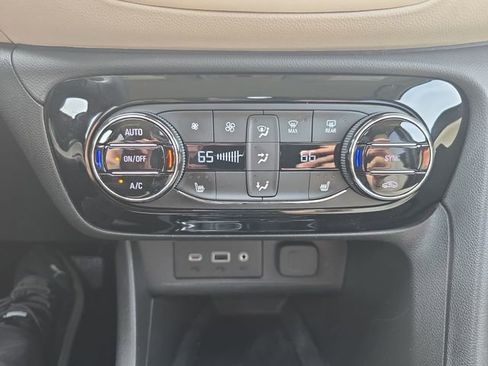 Used 2023 Buick Encore GX Select w/ Safety Package II image 23