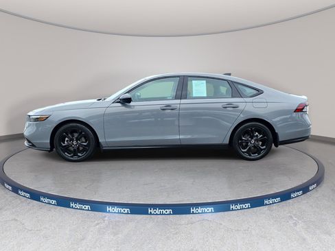 Used 2025 Honda Accord SE image 9