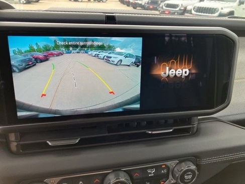 Certified 2025 Jeep Wrangler Unlimited Sahara AWD/4WD image 20