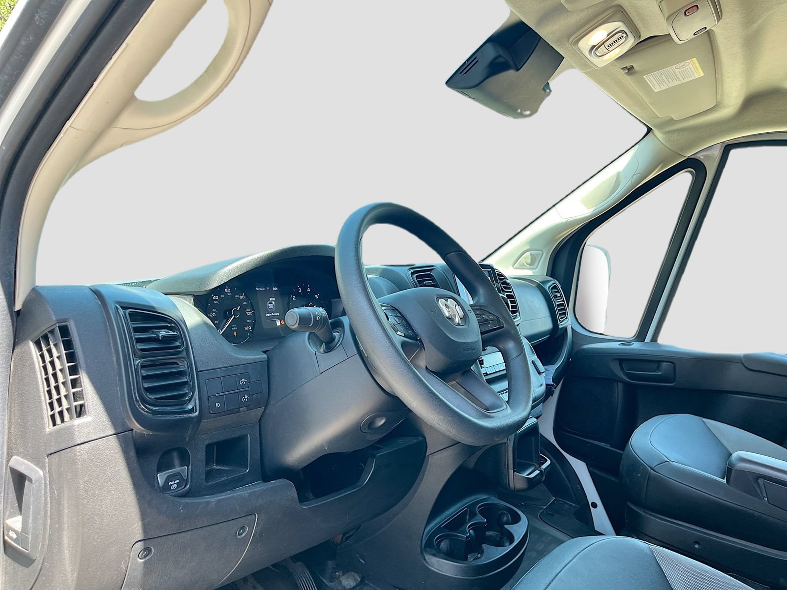 Used 2024 RAM ProMaster 2500 w/ Convenience Group FWD image 9
