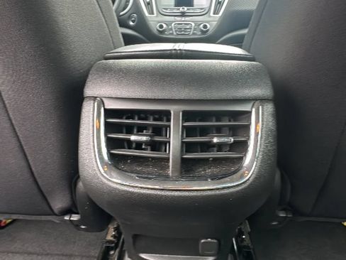 Used 2022 Chevrolet Malibu LT FWD image 16