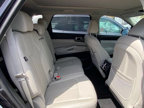 Used 2025 Kia Sorento S w/ Panoramic Sunroof Package FWD image 21