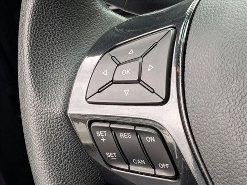 Used 2019 Ford Explorer XLT w/ Equipment Group 202A image 8