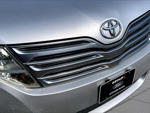 Used 2011 Toyota Venza w/ Convenience Pkg FWD image 28