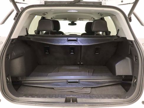 Used 2023 GMC Terrain SLE w/ Driver Convenience Package image 19