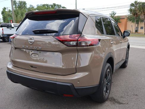 Used 2025 Nissan Rogue SV FWD image 7