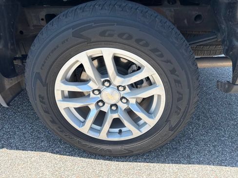 Used 2019 Chevrolet Silverado 1500 LT w/ Texas Edition AWD/4WD image 6