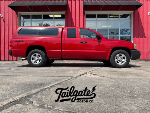 Used 2005 Dodge Dakota ST AWD/4WD image 1