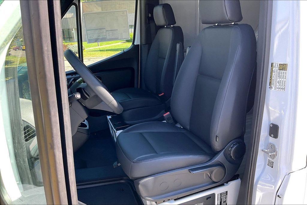 New 2026 Mercedes-Benz Sprinter 3500 image 9
