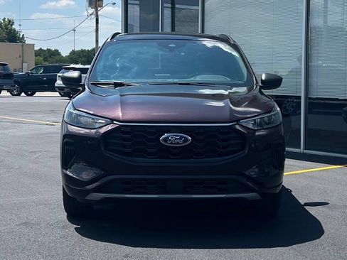 Used 2023 Ford Escape ST-Line w/ Tech Pack #1 AWD/4WD image 2