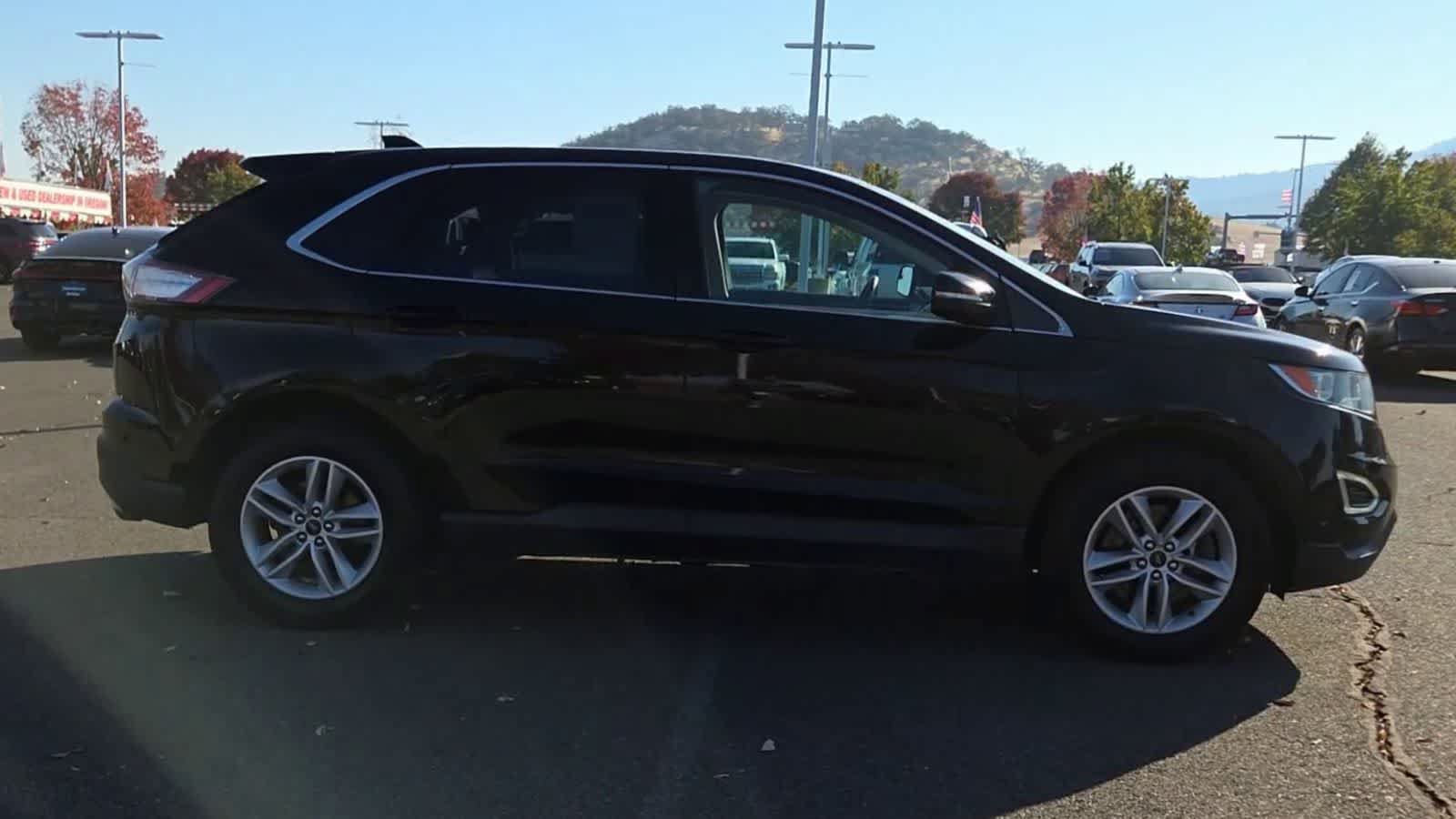 Used 2018 Ford Edge SEL AWD/4WD image 9