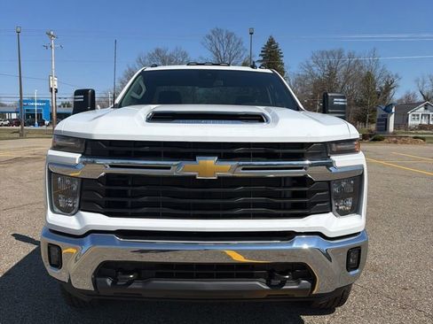 New 2026 Chevrolet Silverado 2500 LT w/ Convenience Package AWD/4WD image 2