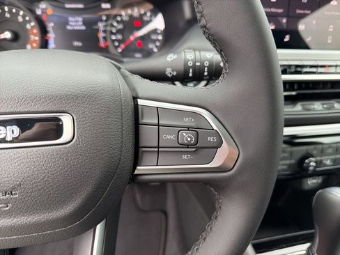 New 2026 Jeep Compass Latitude image 44