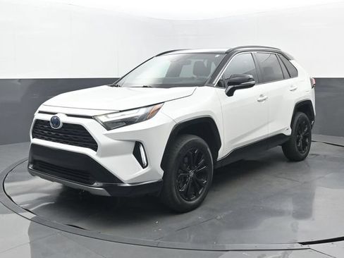 Used 2023 Toyota RAV4 XSE w/ XSE Grade Weather Package AWD/4WD image 8