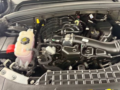 Certified 2025 Jeep Grand Cherokee Altitude AWD/4WD image 32