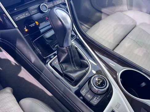 Used 2015 INFINITI Q50 Sport w/ Technology Package image 29