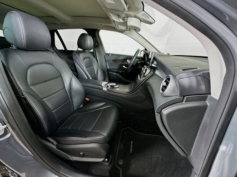 Used 2016 Mercedes-Benz GLC 300 4MATIC image 32