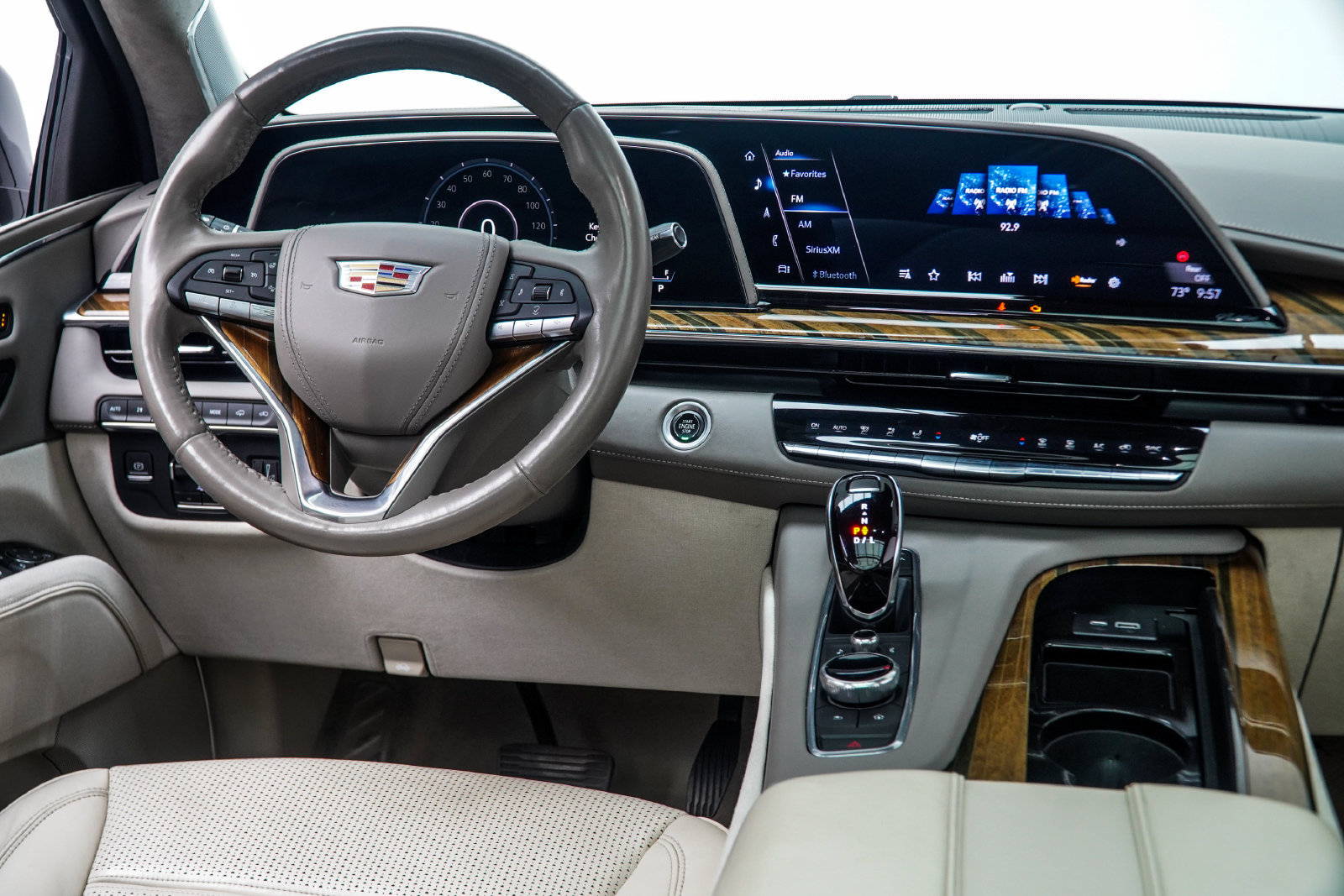 Used 2022 Cadillac Escalade Premium Luxury Platinum w/ LPO, Radiant Package AWD/4WD image 18